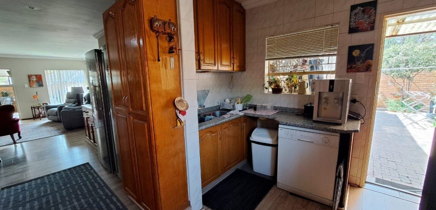 3 Bedroom Townhouse for Sale in Vaalpark