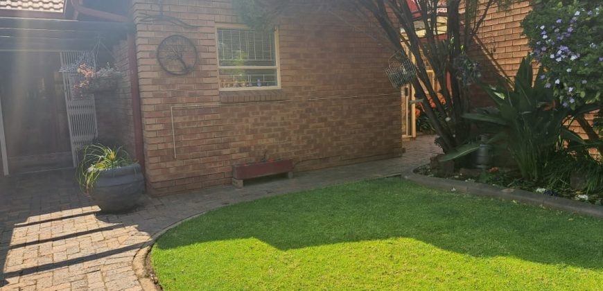 3 Bedroom Townhouse for Sale in Vaalpark
