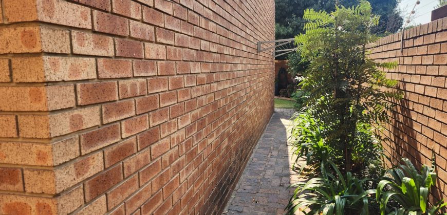 3 Bedroom Townhouse for Sale in Vaalpark
