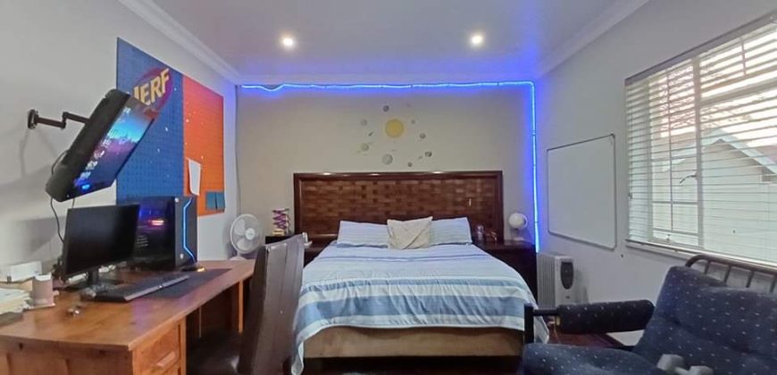 4 Bedroom House for Sale in Roodia