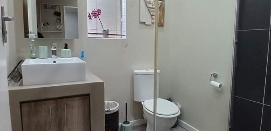4 Bedroom House for Sale in Roodia
