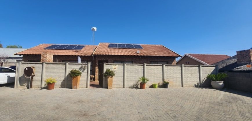 3 Bedroom Apartment / Flat for Sale in Sasolburg Ext 10