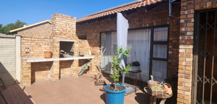 3 Bedroom Apartment / Flat for Sale in Sasolburg Ext 10