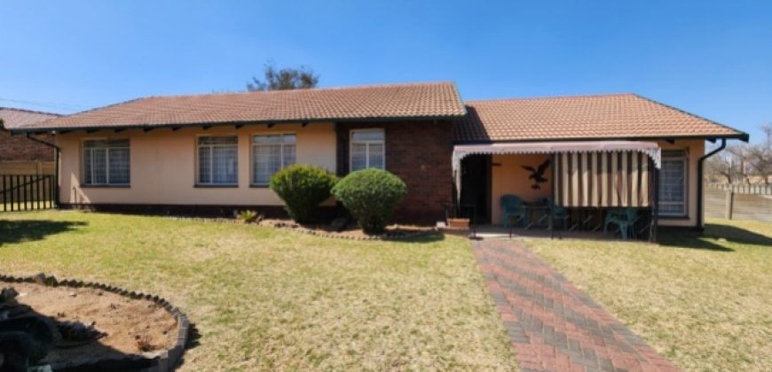 4 Bedroom House for Sale in Sasolburg Ext 10