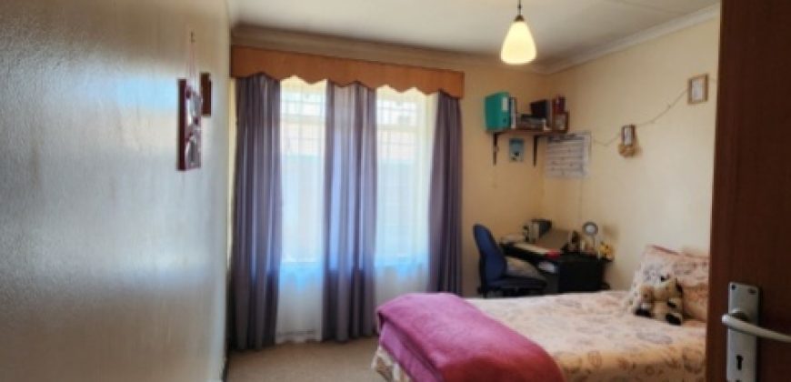 4 Bedroom House for Sale in Sasolburg Ext 10
