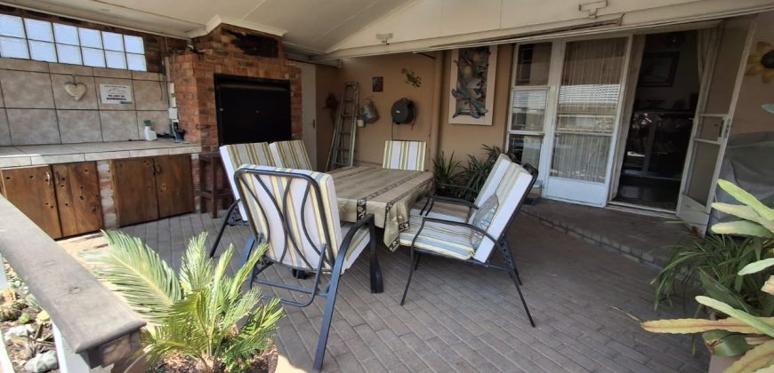 3 Bedroom House for Sale in Vaalpark