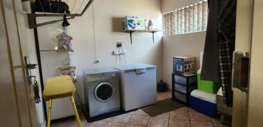 3 Bedroom House for Sale in Vaalpark