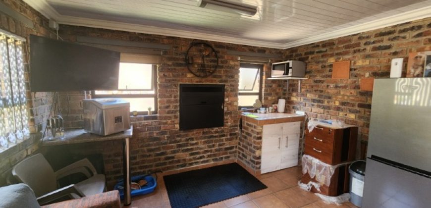 3 Bedroom House for Sale in Vaalpark