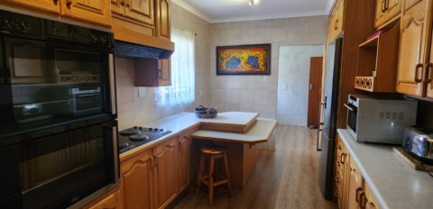 4 Bedroom House for Sale in Roodia