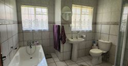 4 Bedroom House for Sale in Roodia