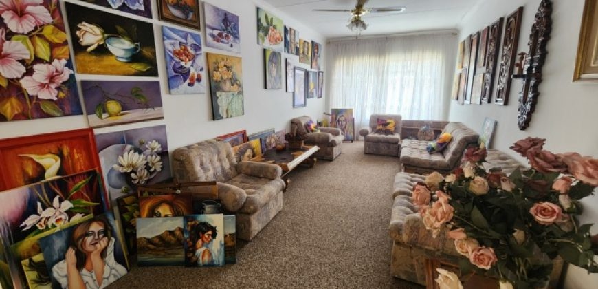 4 Bedroom House for Sale in Roodia