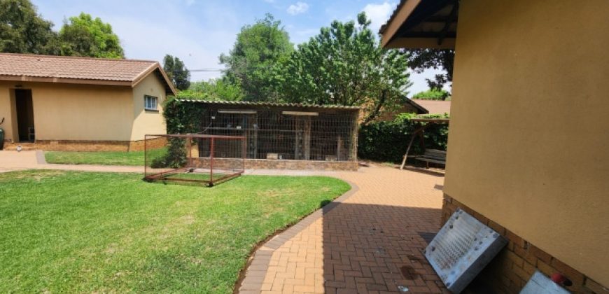 4 Bedroom House for Sale in Roodia