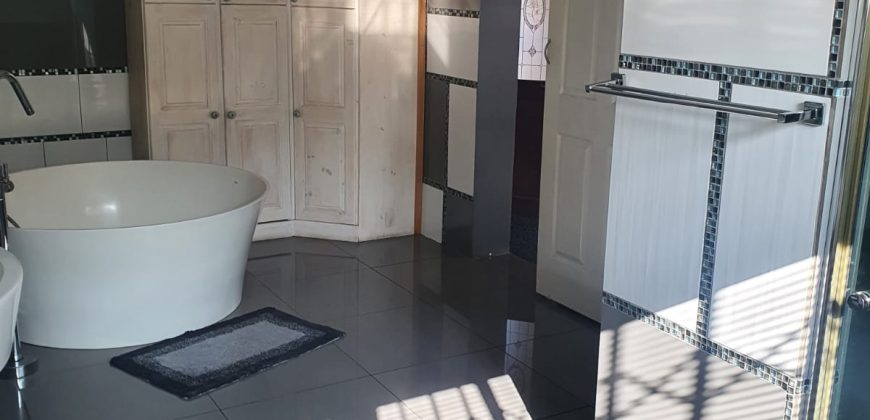 4 Bedroom House for Sale in Vaalpark