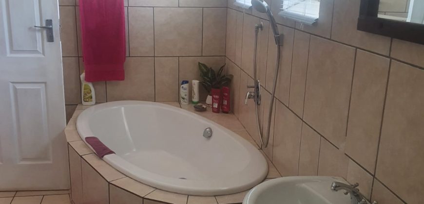 4 Bedroom House for Sale in Vaalpark