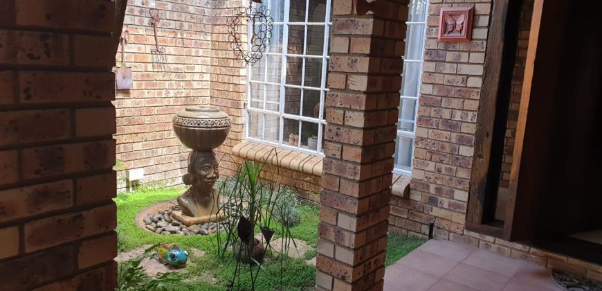 4 Bedroom House for Sale in Vaalpark