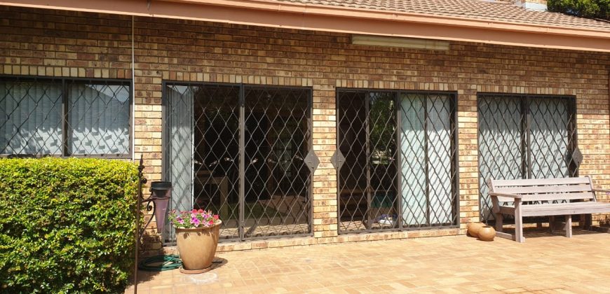 4 Bedroom House for Sale in Vaalpark