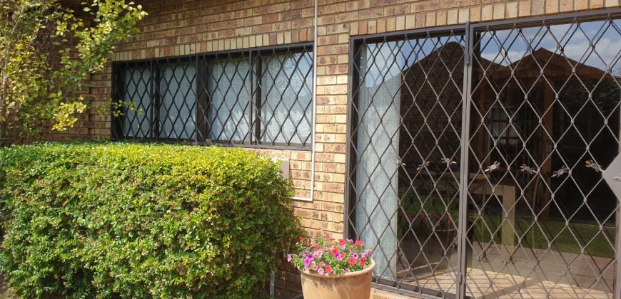 4 Bedroom House for Sale in Vaalpark