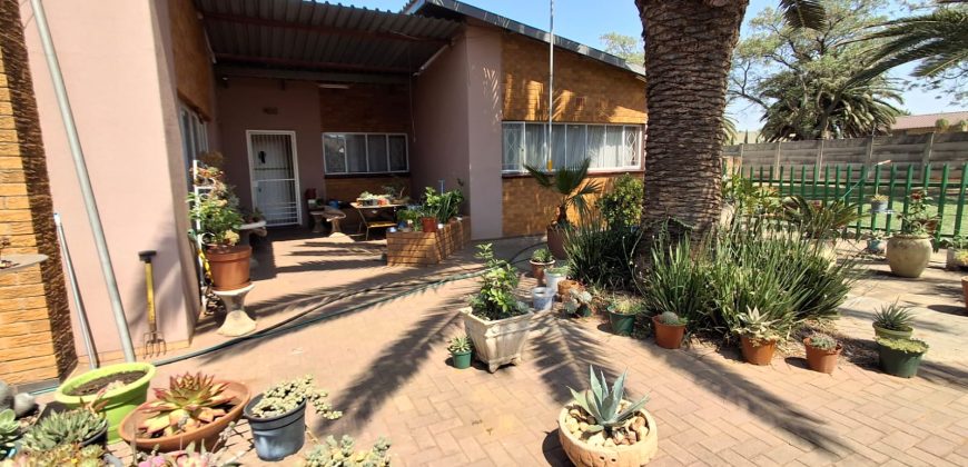 4 Bedroom House for Sale in Vanderbijlpark Sw 5