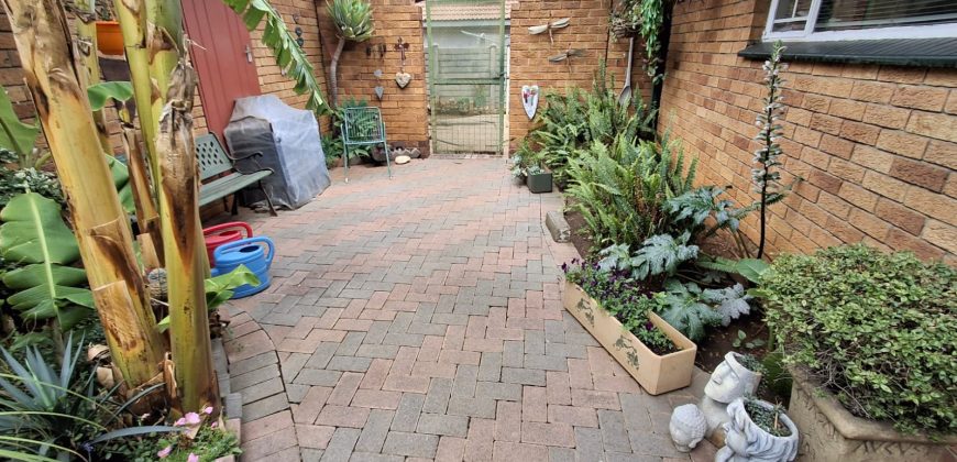 3 Bedroom House for Sale in Vaalpark