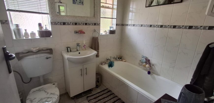 3 Bedroom House for Sale in Vaalpark