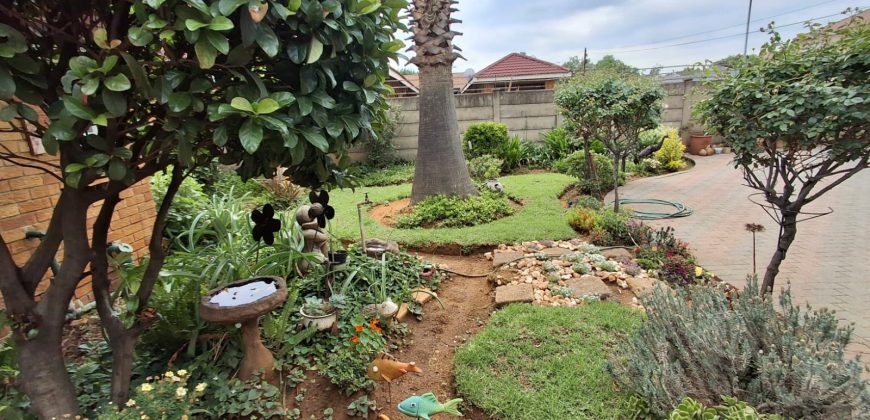 3 Bedroom House for Sale in Vaalpark