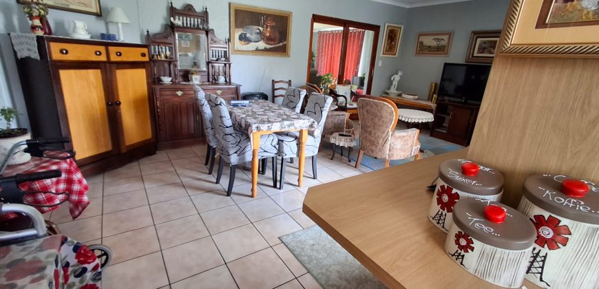 2 Bedroom Apartment / Flat for Sale in Vaalpark