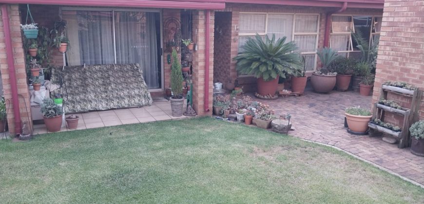 3 Bedroom Apartment / Flat for Sale in Vaalpark