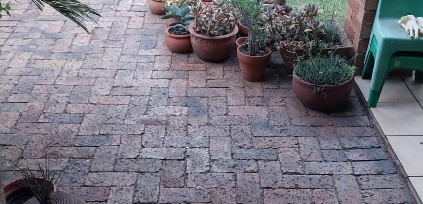 3 Bedroom Apartment / Flat for Sale in Vaalpark
